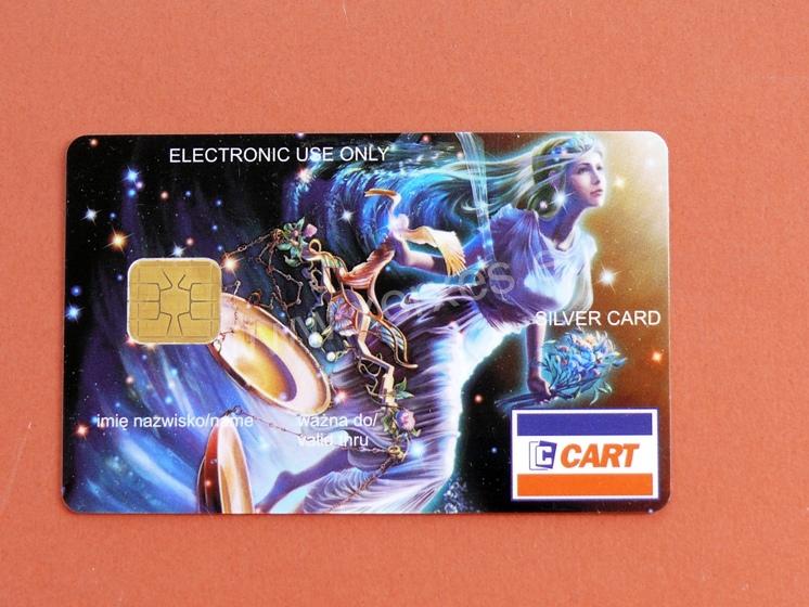 bankovní karta s potiskem a kontaktním čipem